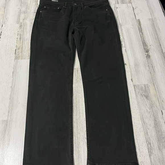 Levi’s Size 34 - Picture 5 of 9